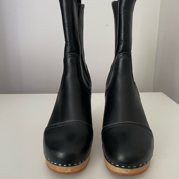 Swedish Hasbeens, Cilla Chelsea Pull-on high ankle black leather boot. Size 6. - Picture 5 of 8